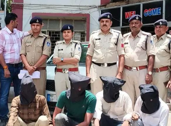 Barwani: Pickpockets Sarpanch and Punch arrested, used to come in expensive cars to steal