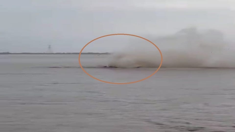 Accident in Yamuna river, Gas pipeline leaked under water near Ghasoli village of Sonipat