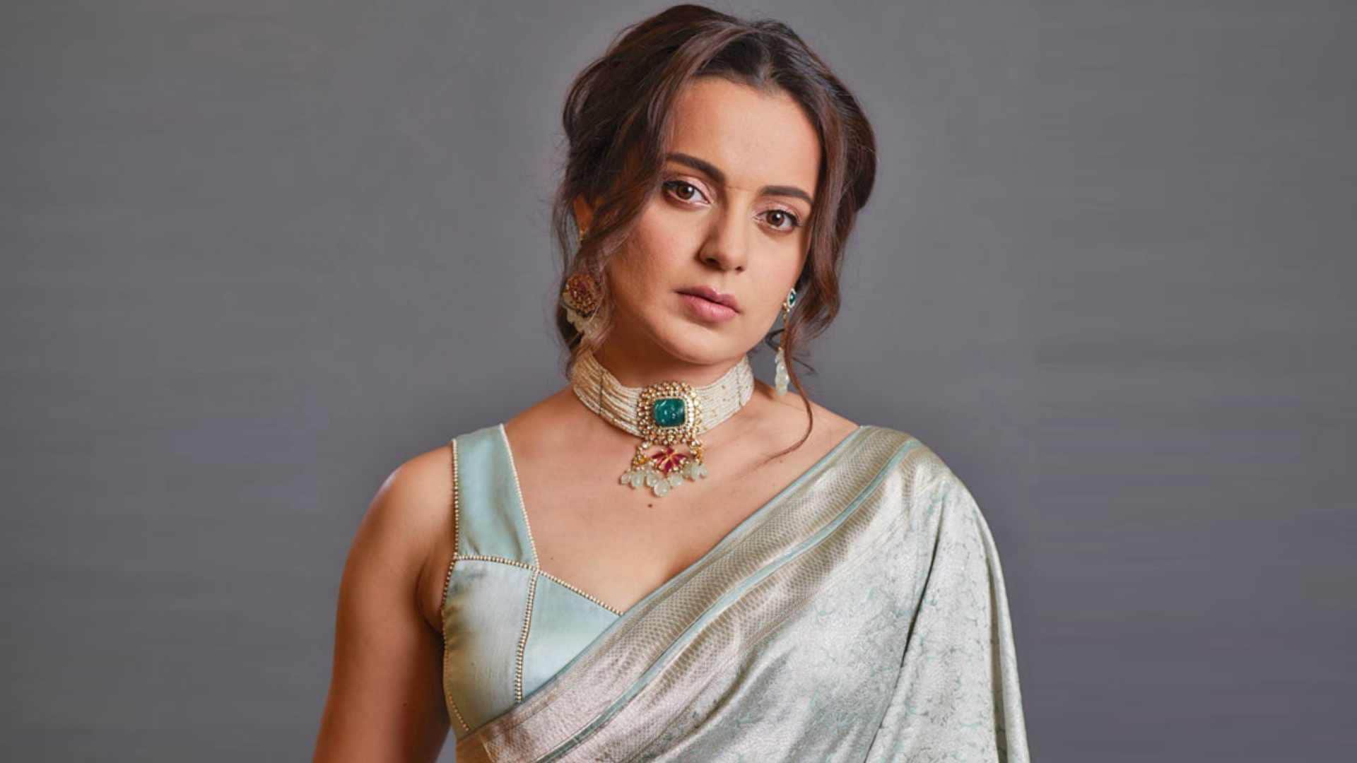 Kangana Ranaut Javed Akhtar Dispute Extortion Charge Filed Against writer Is Dropped By Mumbai Court