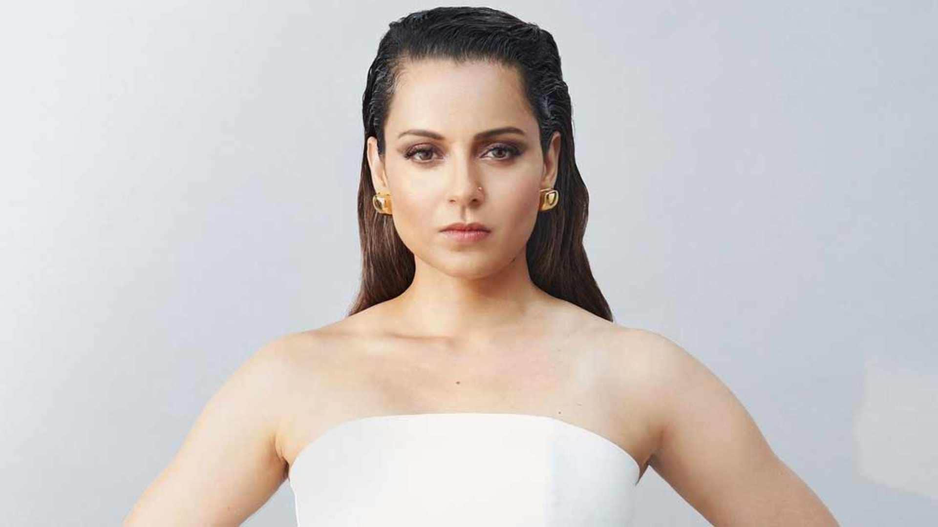Kangana Ranaut Javed Akhtar Dispute Extortion Charge Filed Against writer Is Dropped By Mumbai Court