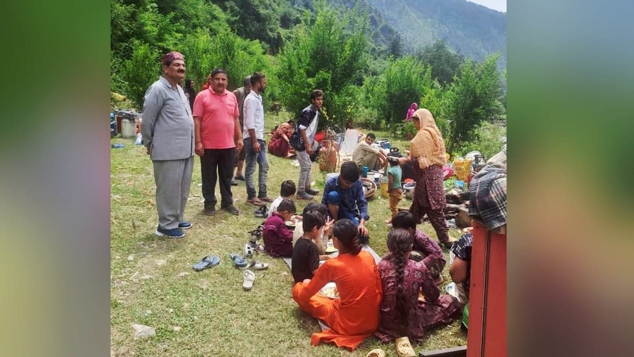 Cloudburst in Kullu Himachal Pradesh Flash flood in Kullu Garsa valley damages houses