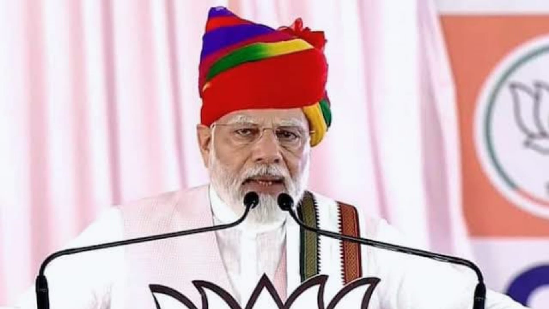 प्रधानमंत्री नरेंद्र मोदी