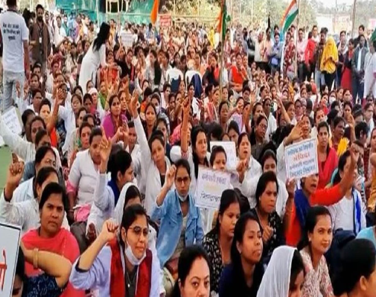 government issued instructions to take action against striking contract employees