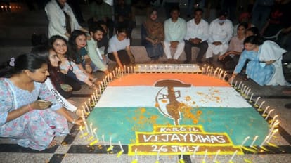 Tribute martyrs by lighting candles occasion of Kargil Vijay Diwas in Jammu