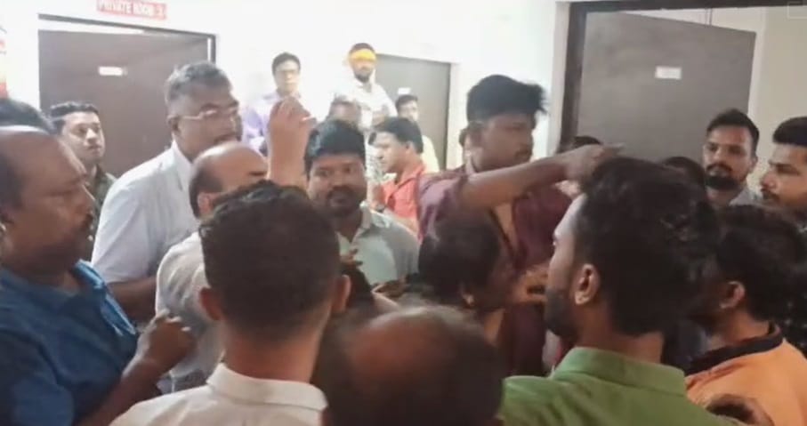 Girl student died after offering blood in hospital in Ambikapur