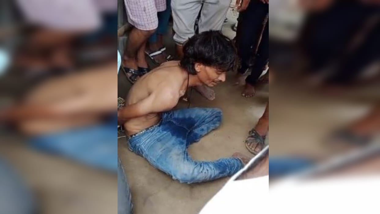 Bihar News young man who drove away girl was tied to a peg and beaten in Bhagalpur