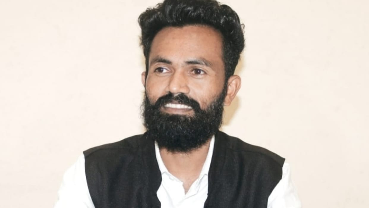 BJYM accuses Congress councilor of occupying Anganwadi land in bijapur
