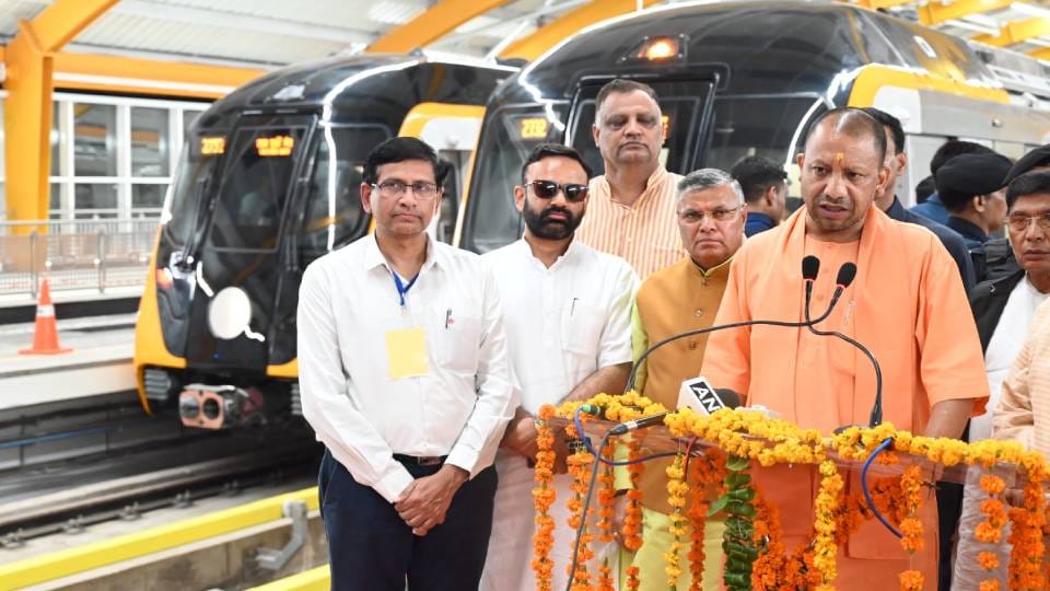CM Yogi addressed Jama Masjid metro station as Mankameshwar In Agra now name will be changed