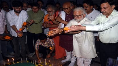 Tribute martyrs by lighting candles occasion of Kargil Vijay Diwas in Jammu