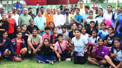 Keshav Maurya said, Girls Olympics-when got a chance, daughters hoisted tricolor in country and abroad
