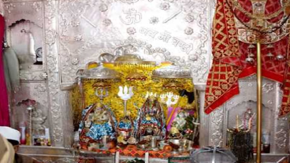 Four thousand devotees visited Maa Chandi third day of Machail Yatra, helicopter service continues