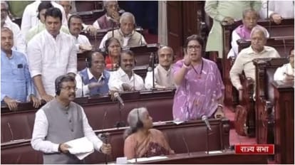 महिला एवं बाल विकास मंत्री स्मृति ईरानी