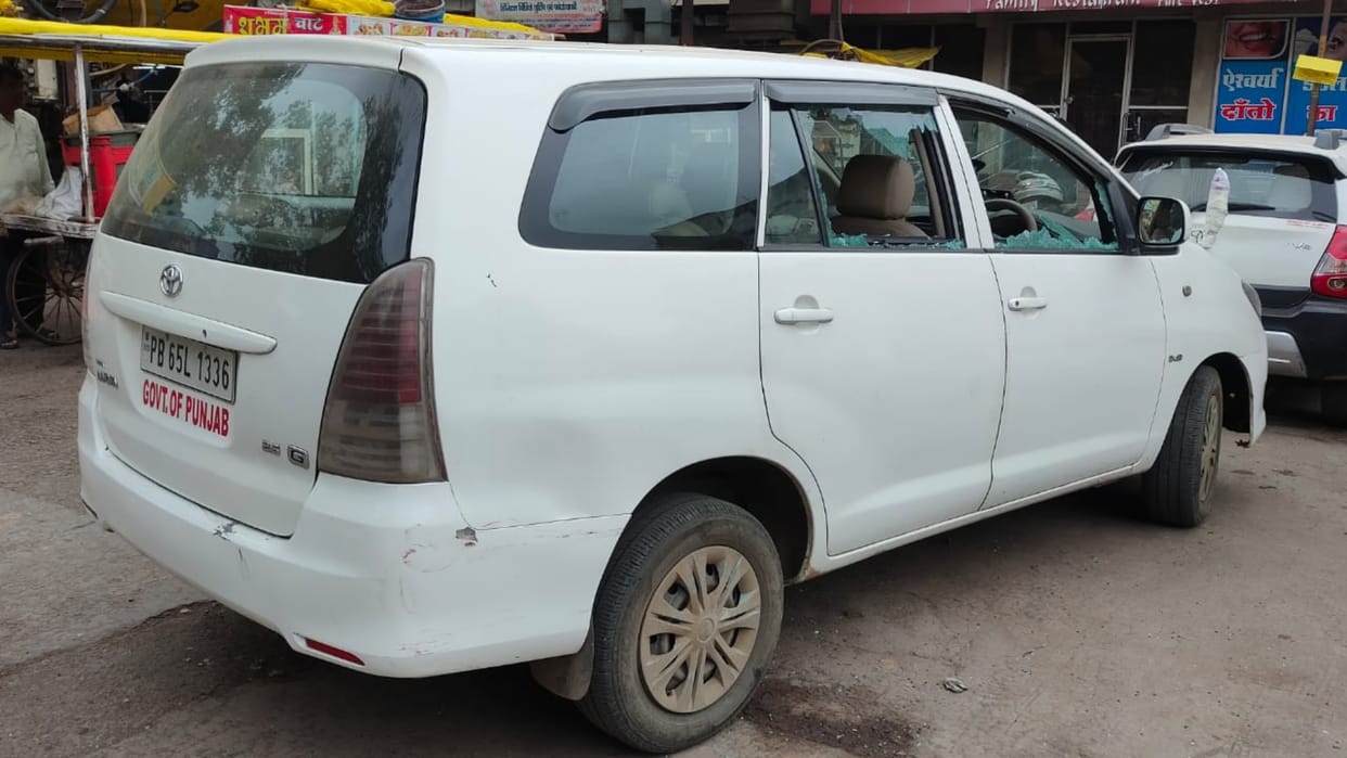 MP News Punjab Minister of State Navdeep Singh Jinda attacked alive in Khandwa
