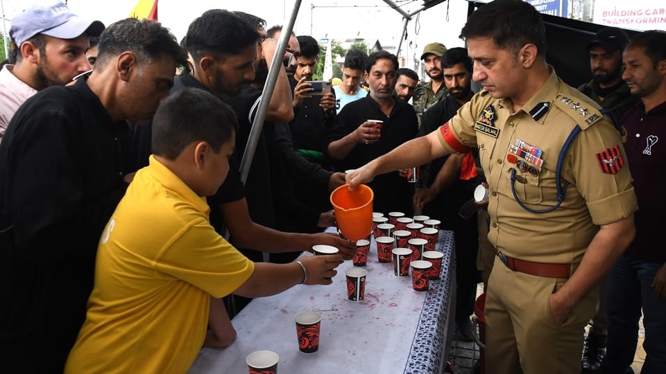 Muharram in Srinagar: Shia community takes out Muharram procession in kashmir after 3 decades on Gurubazaar-Da