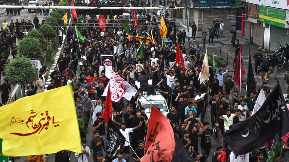 Muharram in Srinagar: Shia community takes out Muharram procession in kashmir after 3 decades on Gurubazaar-Da