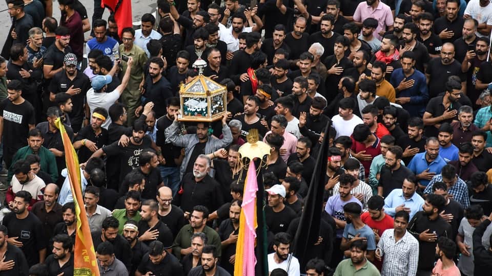 Muharram in Srinagar: Shia community takes out Muharram procession in kashmir after 3 decades on Gurubazaar-Da