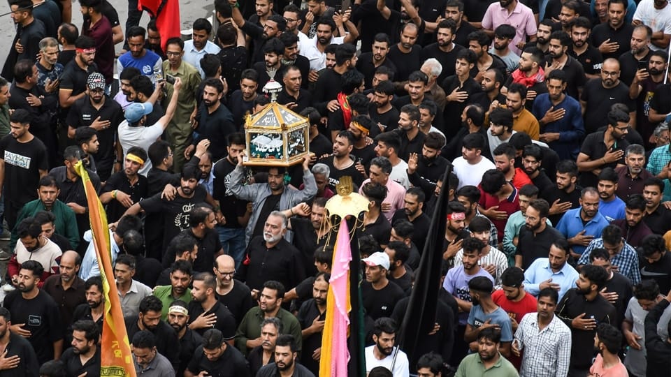 Muharram in Srinagar: Shia community takes out Muharram procession in kashmir after 3 decades on Gurubazaar-Da