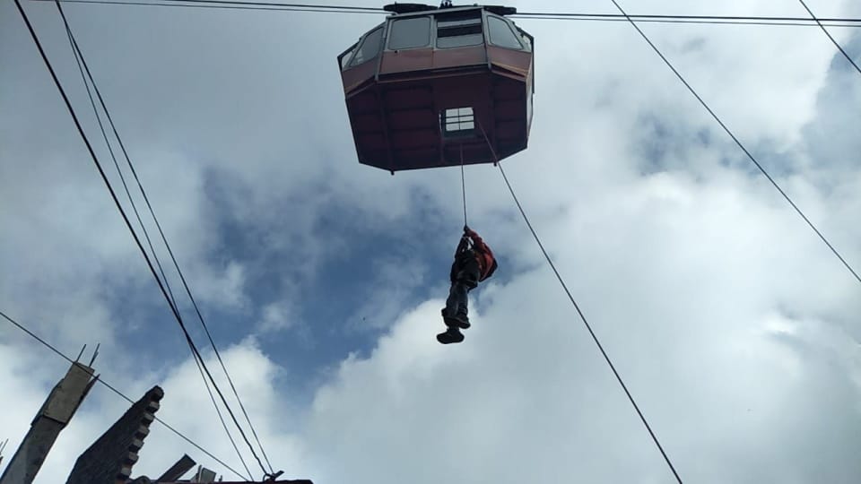 Nainital Ropeway Trolley Suddenly Stop in 150 Feet Height while carry 12 Tourist Photos