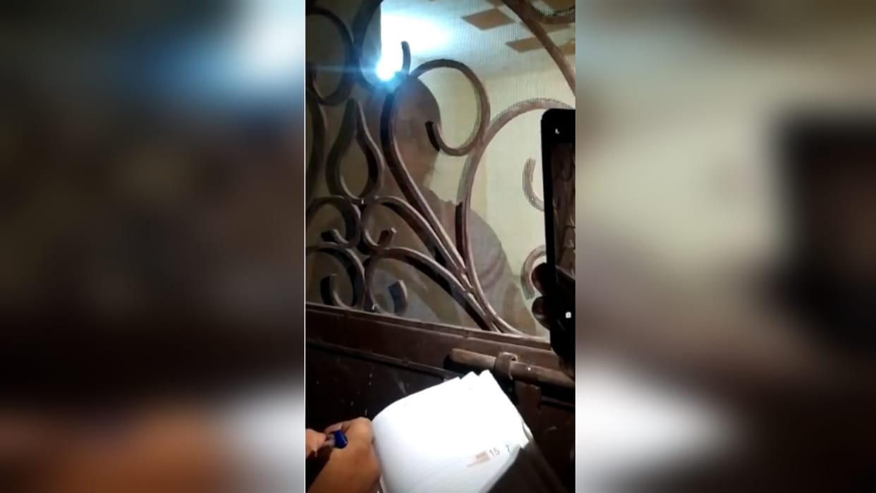 Meerut: Woman caught with two boys in house in PallavaPuram, people created ruckus