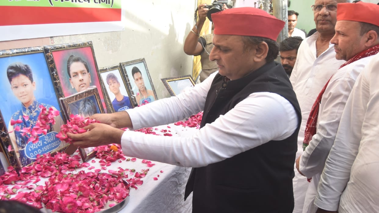 Meerut: Akhilesh Yadav assured jobs to relatives of deceased, has also strengthened alliance India