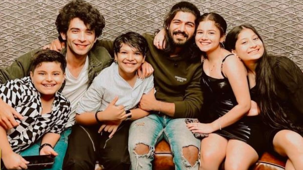 Ali Baba actor Sheezan Khan reunites with his co-stars after months fans say we want Ali Baba 3 read details