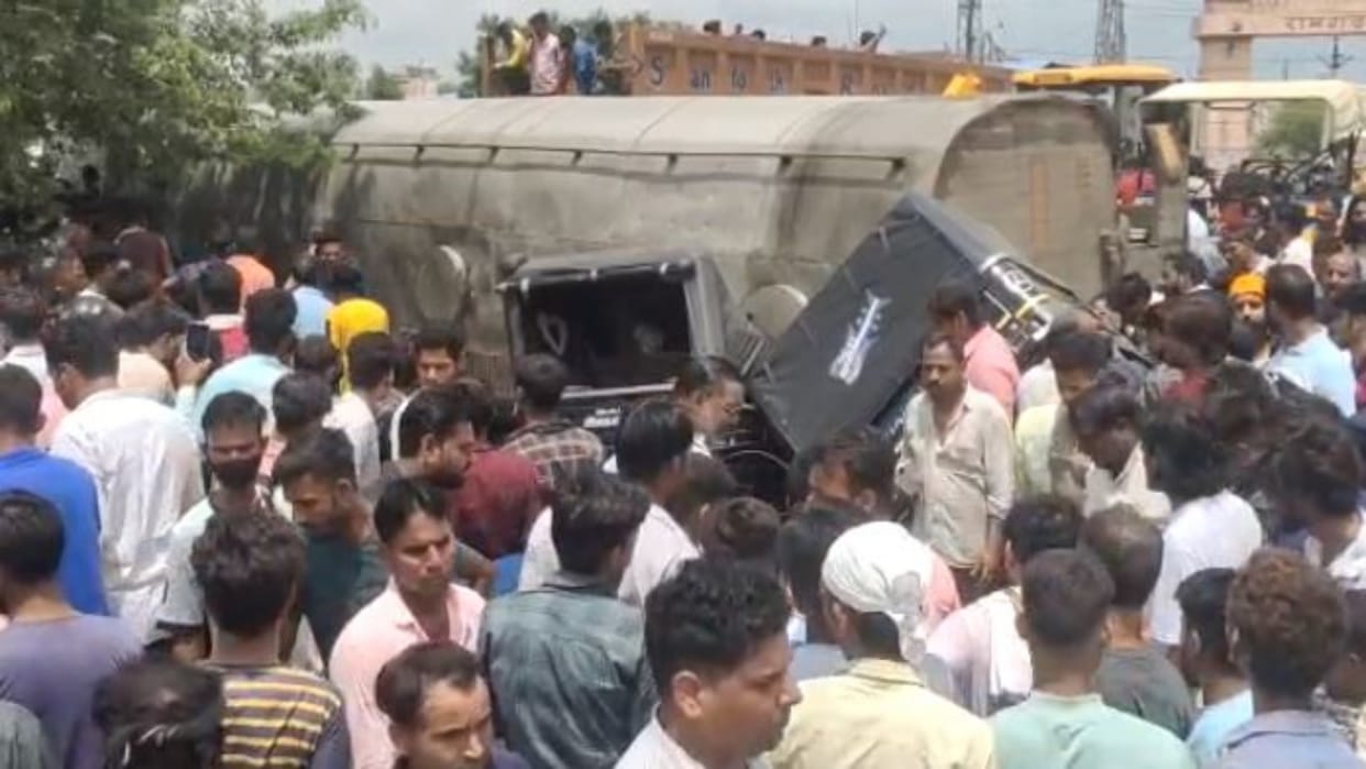 Sikar News tanker full of palm oil overturned on three auto rickshaws standing on roadside driver died