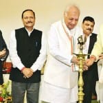 श्रीनगर में कार्यक्रम के दौरान एलजी मनोज सिन्हा