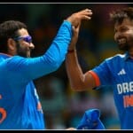 वेस्टइंडीज के विकेट का जश्न मनाती भारतीय टीम
