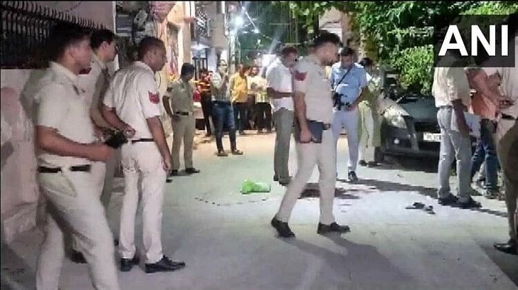 Woman shot dead in Delhi s Dabri area