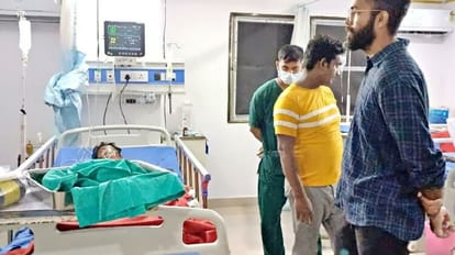 Bihar News: Criminals shot student in Muzaffarpur, people created ruckus after death.