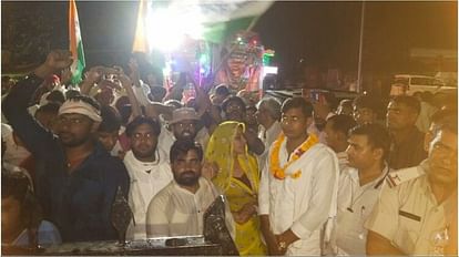Dausa: ERCP संयुक्त मोर्चा की जन संघर्ष पदयात्रा जयपुर के लिए रवाना, केंद्र-राज्य सरकार से लागू करने की मांग United Front march to implement ERCP project, demand from Center and Rajasthan government to implement it