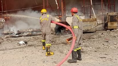 fire in restaurant in front of Prem Mandir in Vrindavan cylinder burst with explosion