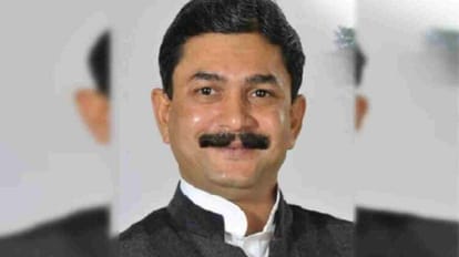 Ghazipur: पूर्व मंत्री विजय मिश्र सहित दो को एक-एक साल की सजा, छह साल पहले दी थी जान से मारने की धमकी former minister Vijay Mishra were sentenced to one year jail ins six years ago threatened to kill
