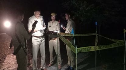 Jaunpur: बाइक पर पीछे बैठे सराफा कारोबारी को गोली मारकर एक लाख की लूट, जांच में जुटी पुलिस RS One lakh looted by shooting bullion trader sitting behind on bike in jaunpur
