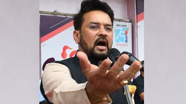 Anurag Thakur: अनुराग ठाकुर ने साधा कांग्रेस पर निशाना, बोले- मीडिया में बने रहना ही राहुल गांधी की असली चिंता