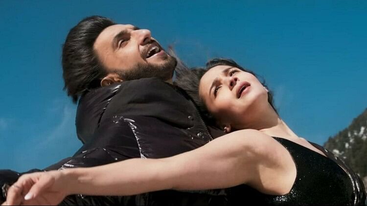 RARKPK Review: इफरात की अमीरी के चौंधिया देने वाले मुलम्मे में लिपटे दर्जनभर संदेश, अब यही बॉलीवुड है.. 2 Rocky Aur Ranii Ki Prem Kahaani Review in Hindi by Pankaj Shukla Karan Johar Ranveer Singh Alia Bhatt