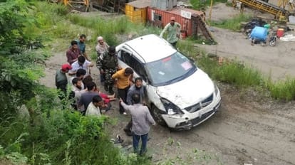 जम्मू कश्मीर: रामबन में सड़क हादसा, तीन अमरनाथ यात्री घायल, अस्पताल में भर्ती Jammu Kashmir: Road accident in Ramban three Amarnath pilgrims injured hospitalized