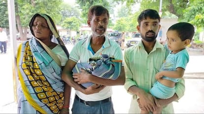 Father reached SSP office with newborn baby dead body in his lap