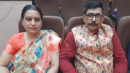 Amar ujala medhavi samman samaroh In Dehradun Uttarakhand Board Toppers Paresnts Reaction