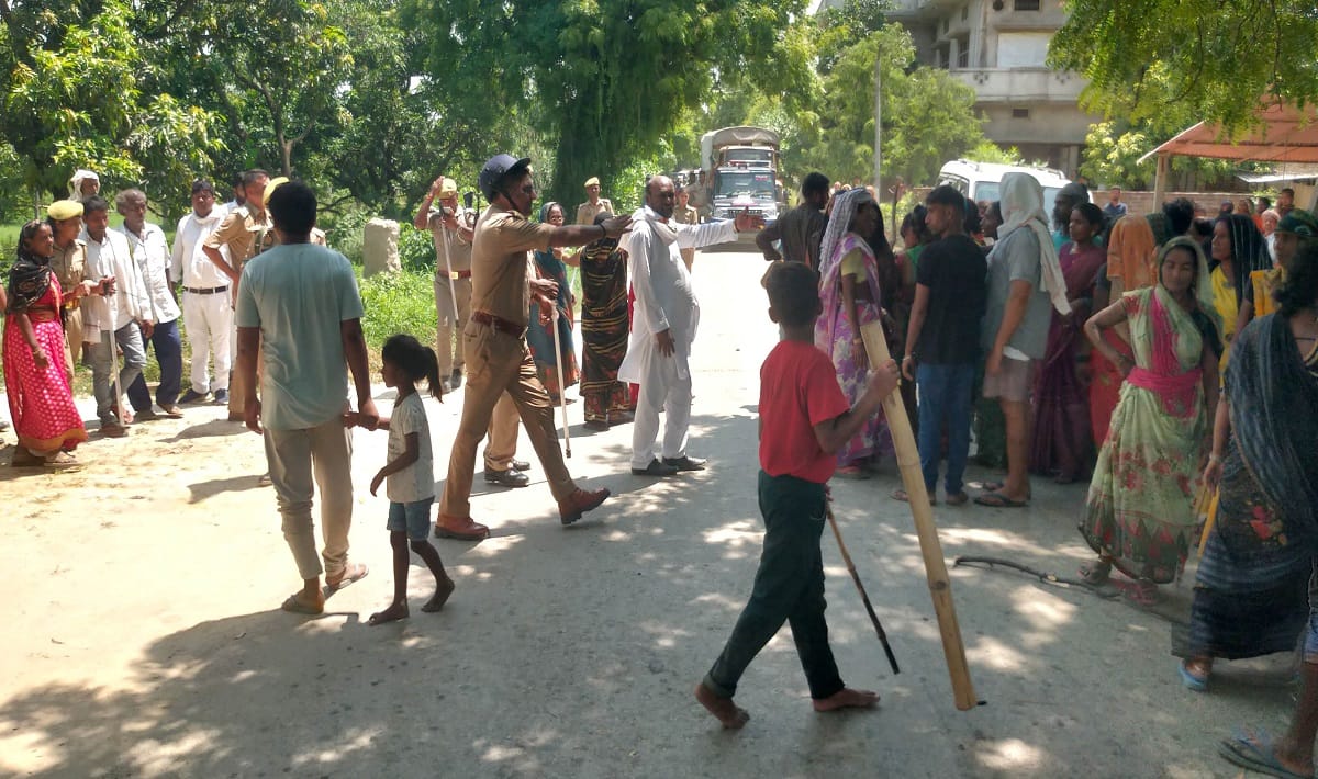 Police stopped women who going to house of accused carrying dead body of youth