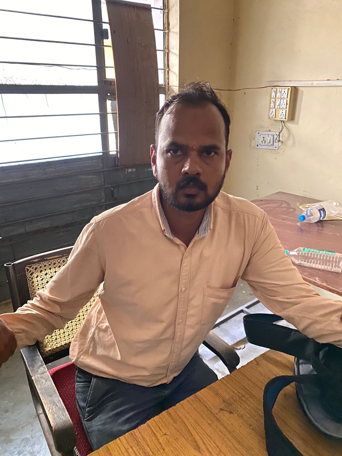 Ujjain: Sub-engineer caught red-handed taking bribe of 20,000, asked for bribe instead of preparing bill