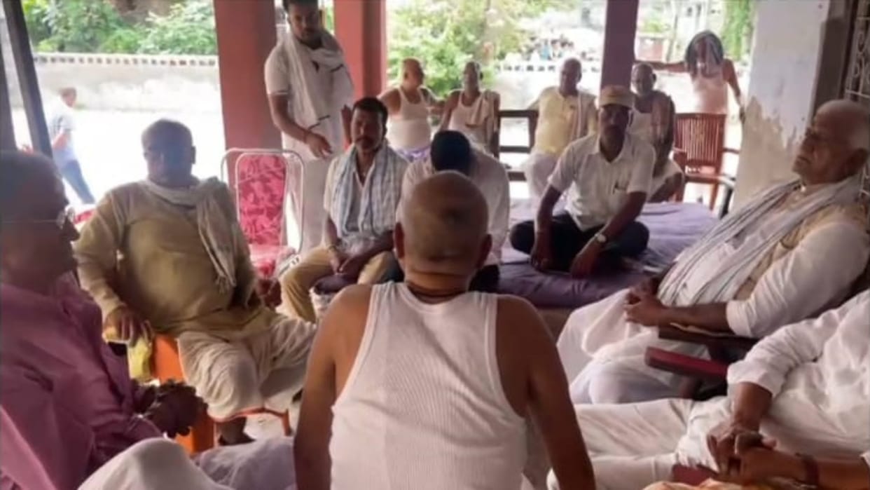 Former MLA Mahendra Narayan Jha passed away; MP and MLA including PHE minister of Bihar govt came to condole