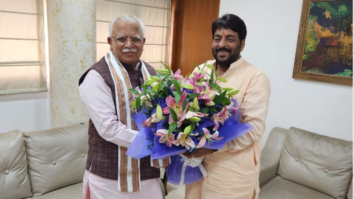 MLA Gopal Kanda met the Chief Minister at Haryana Bhavan