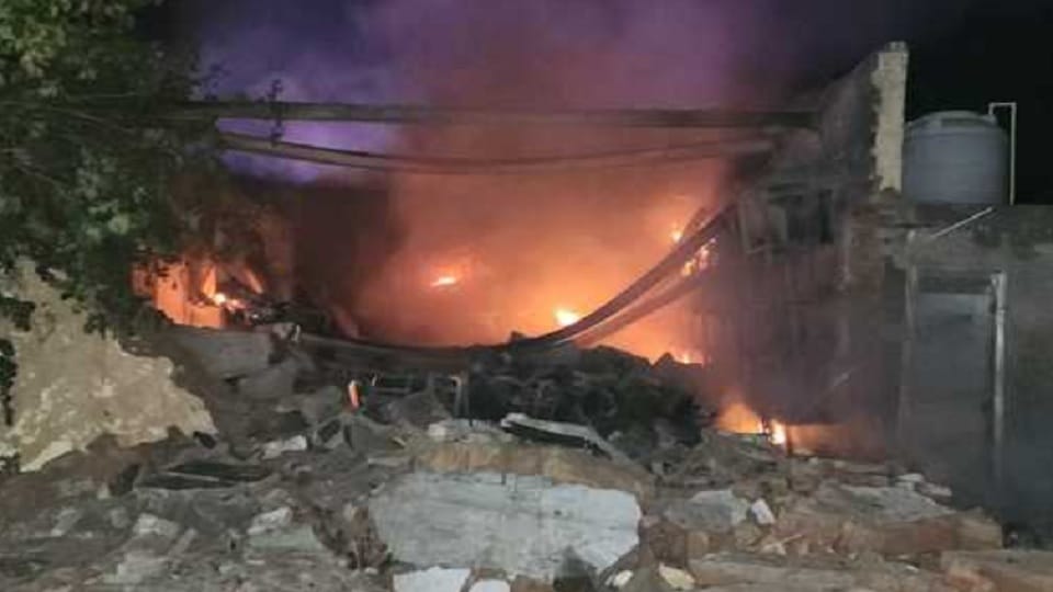 Hisar: Fire broke out in the house, LPG cylinder exploded, fell 500 feet away after the explosion
