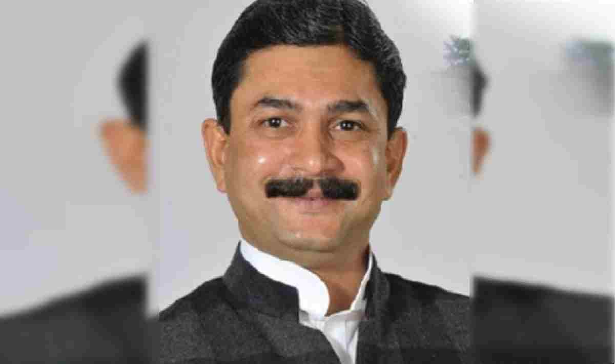 former minister Vijay Mishra were sentenced to one year jail ins six years ago threatened to kill
