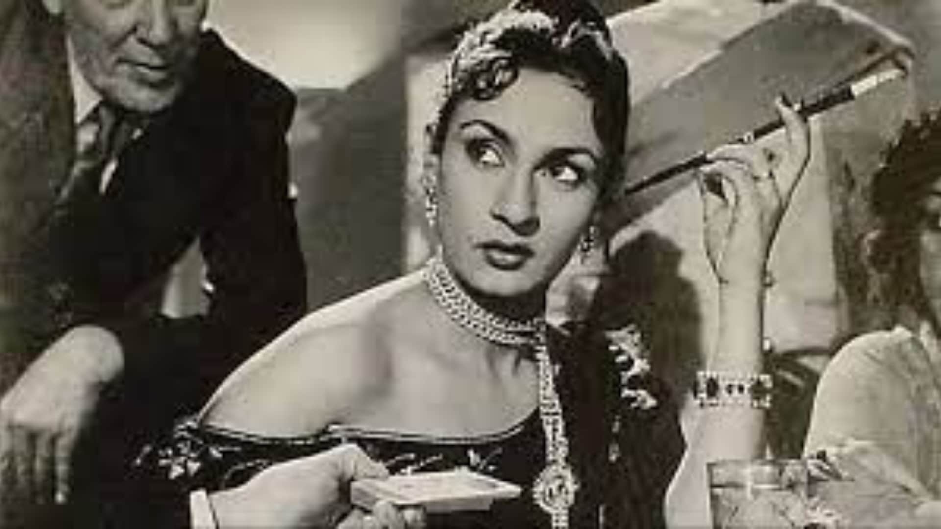 These Bollywood Actress came from Foreign and Establish in Bollywood Helen Mumtaz Nadira Salma Agha