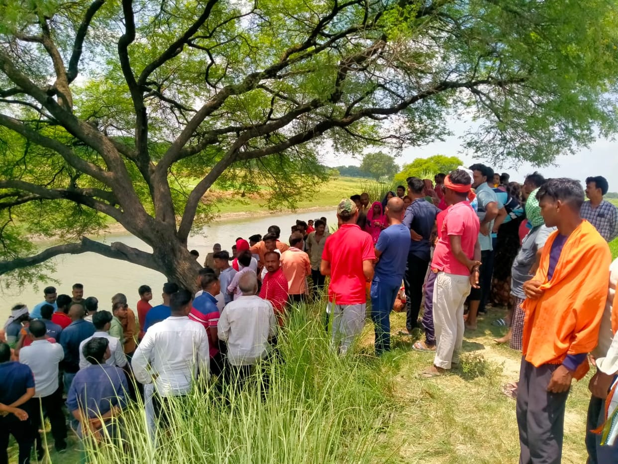 Laborer commits suicide by hanging for ancestral land, interrogation of mother and younger brother in custody