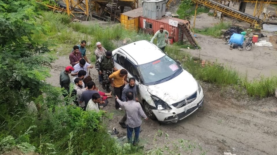 Jammu Kashmir: Road accident in Ramban three Amarnath pilgrims injured hospitalized