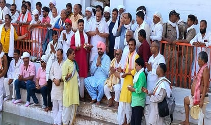 Congress leader Navjot Singh Sidhu visit in Kashi with his wife suffering from cancer