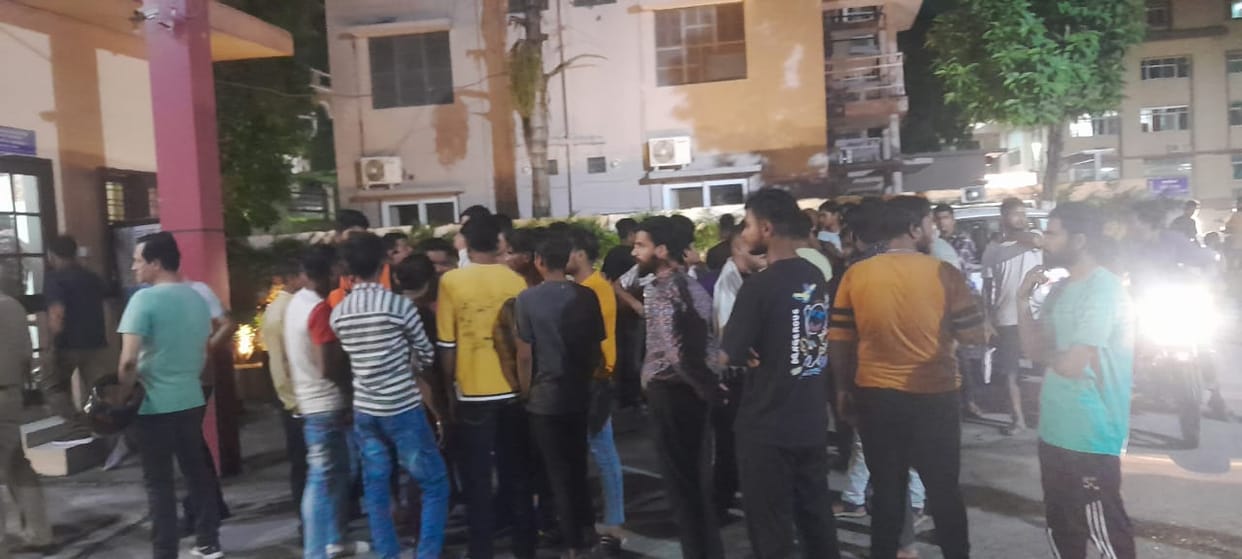 Dehradun news Deadly attack with sharp weapons on Youth returning home with a friend
